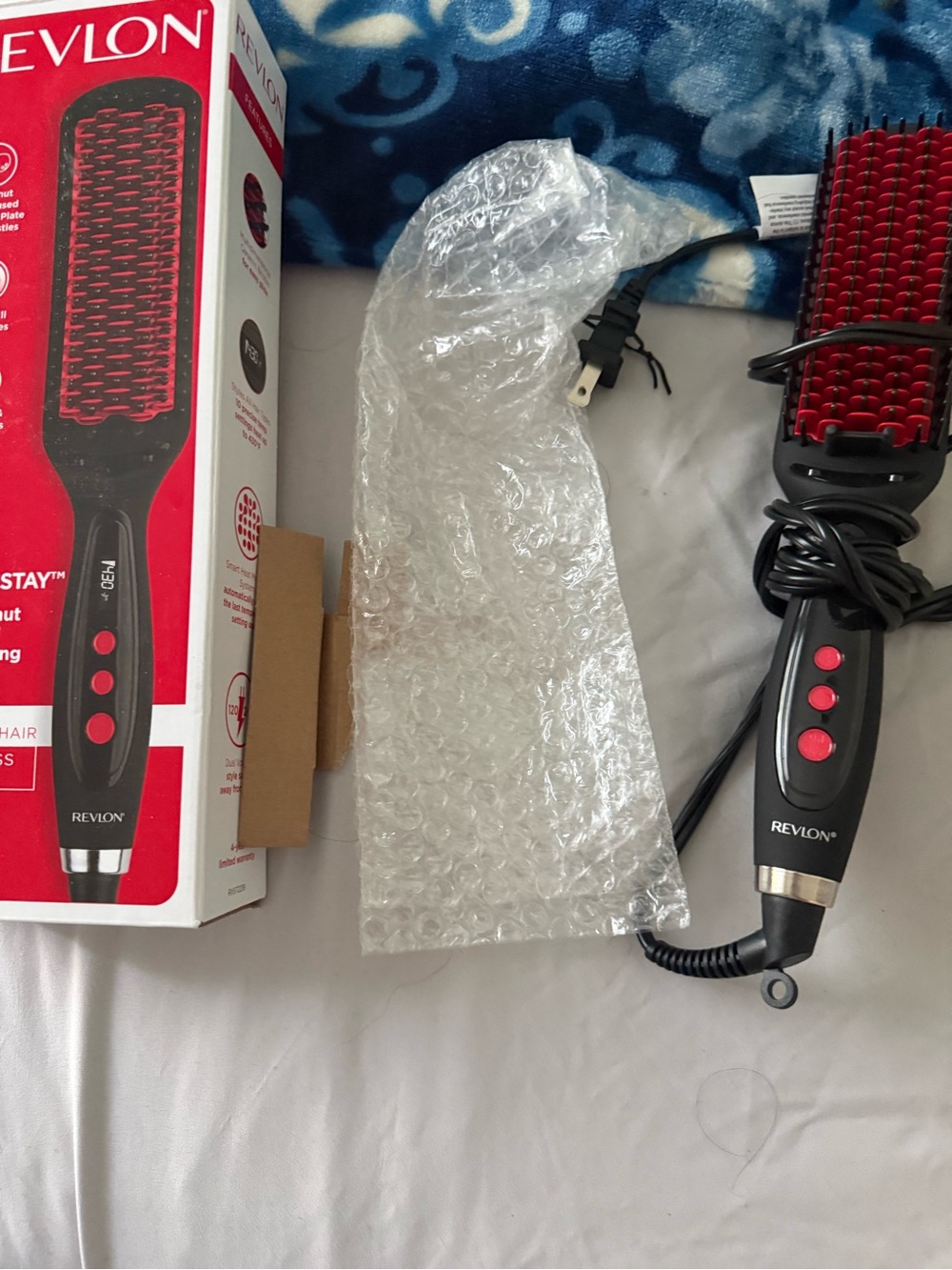 Revlon SmoothStay Coconut Oil-Infused Straightening Brush — Black & Red - Picture 5 of 5